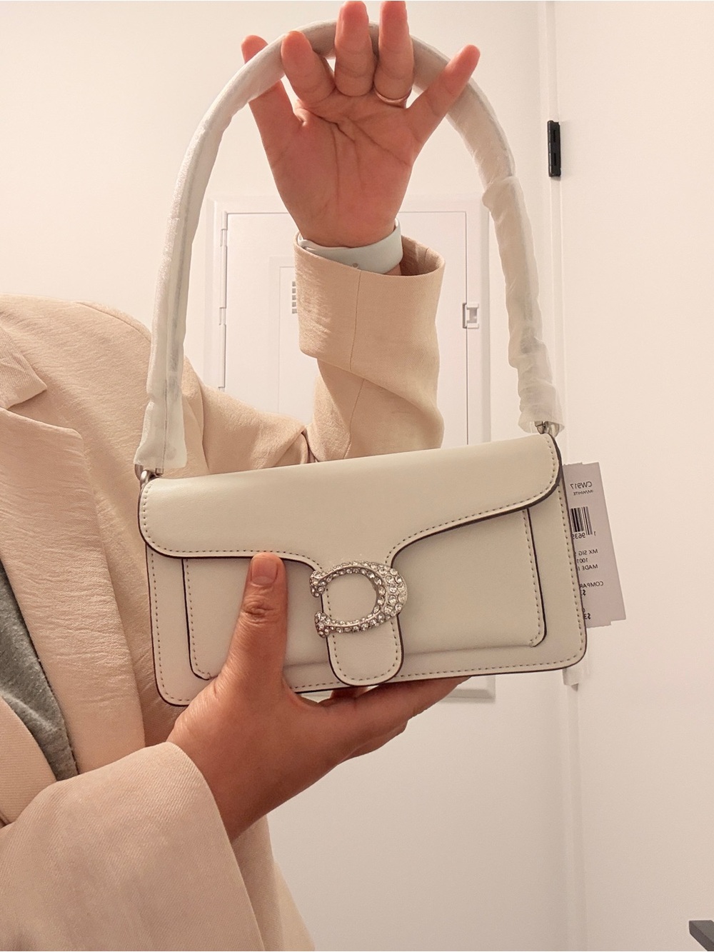 Elegant Cream Shoulder Bag with Crystal Buckle